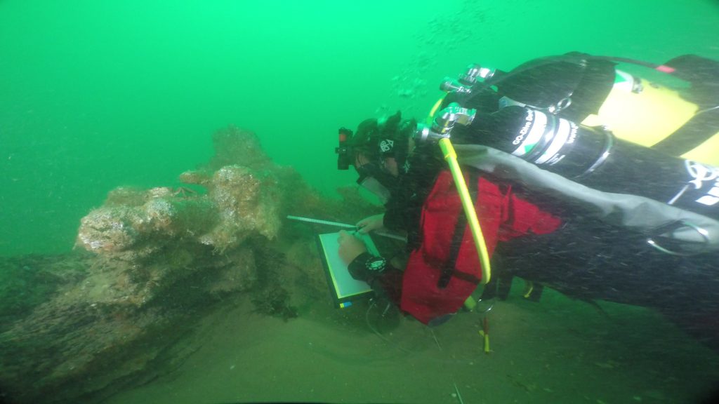 09 Duiker RCE bij scheepswrak de Rooswijk tijdens de verkenning in 2016