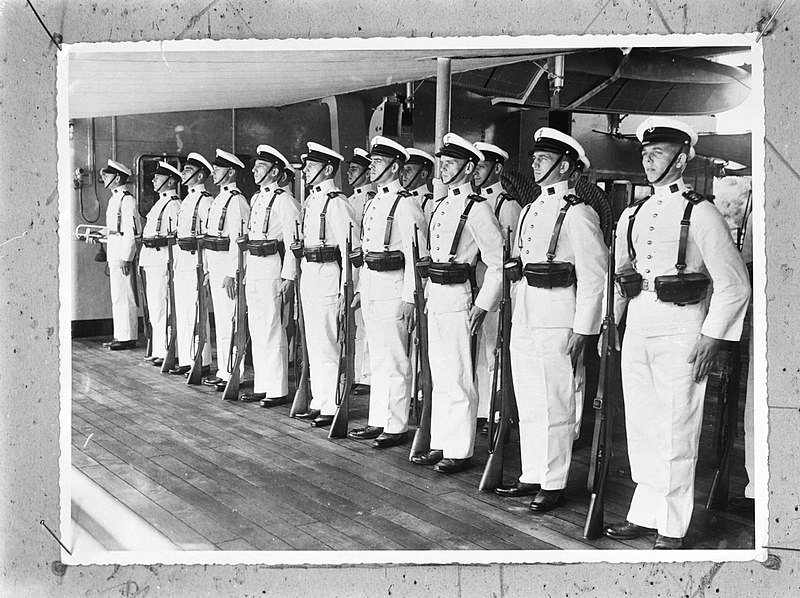 Kritiek op de Koninlijke Marine in de strijd op Nederlands-Indië in 1942 in het maartnnummer van de Militaire Spectator